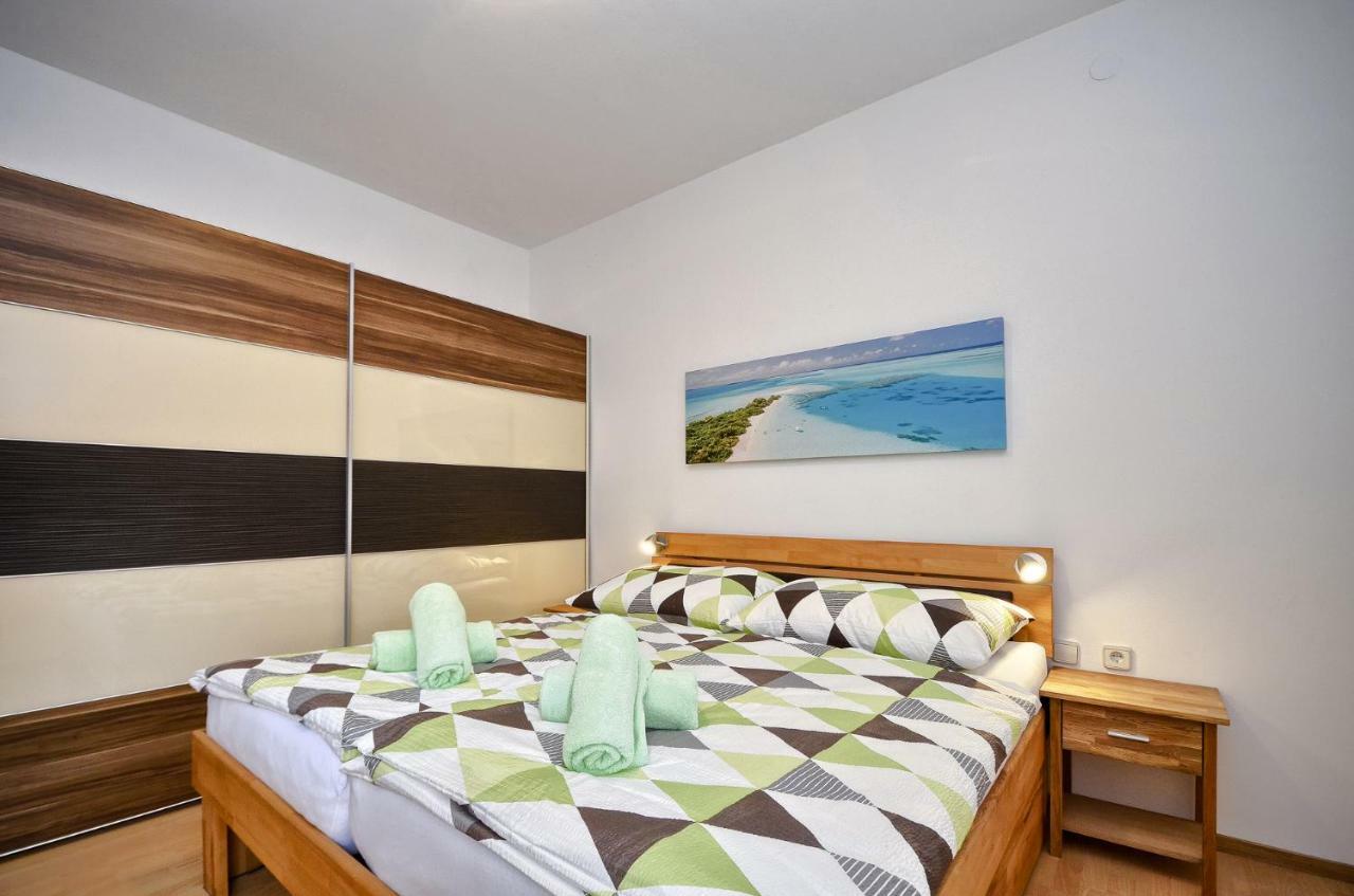 Apartments Picco พูลา ภายนอก รูปภาพ