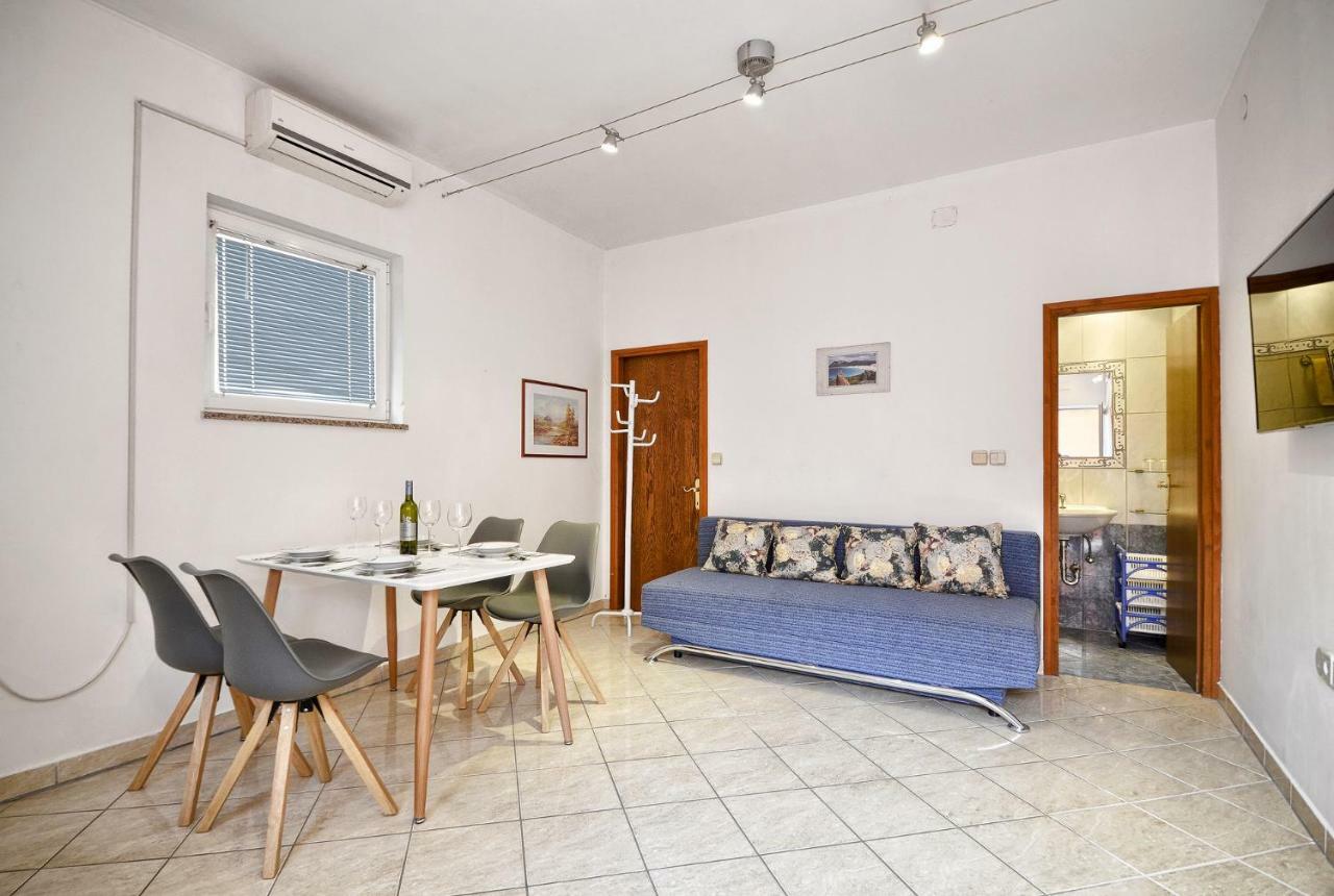 Apartments Picco พูลา ภายนอก รูปภาพ