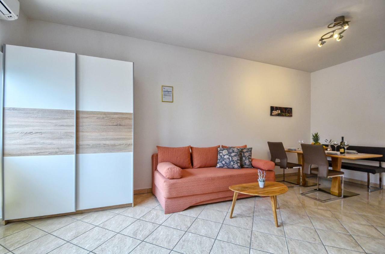 Apartments Picco พูลา ภายนอก รูปภาพ